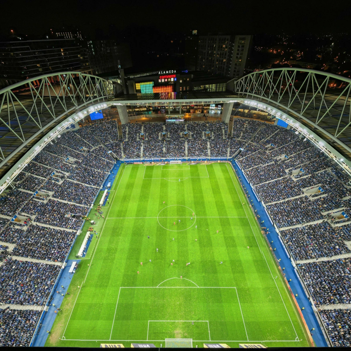 Imagem de contexto do artigo Estádio do Dragão "abana", mas ainda é fortaleza para o FC Porto