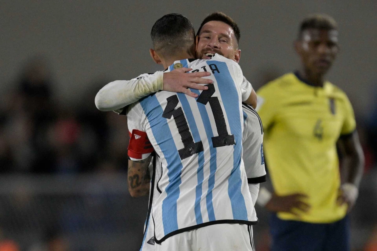 Messi e Di María (Créditos: AFP)
