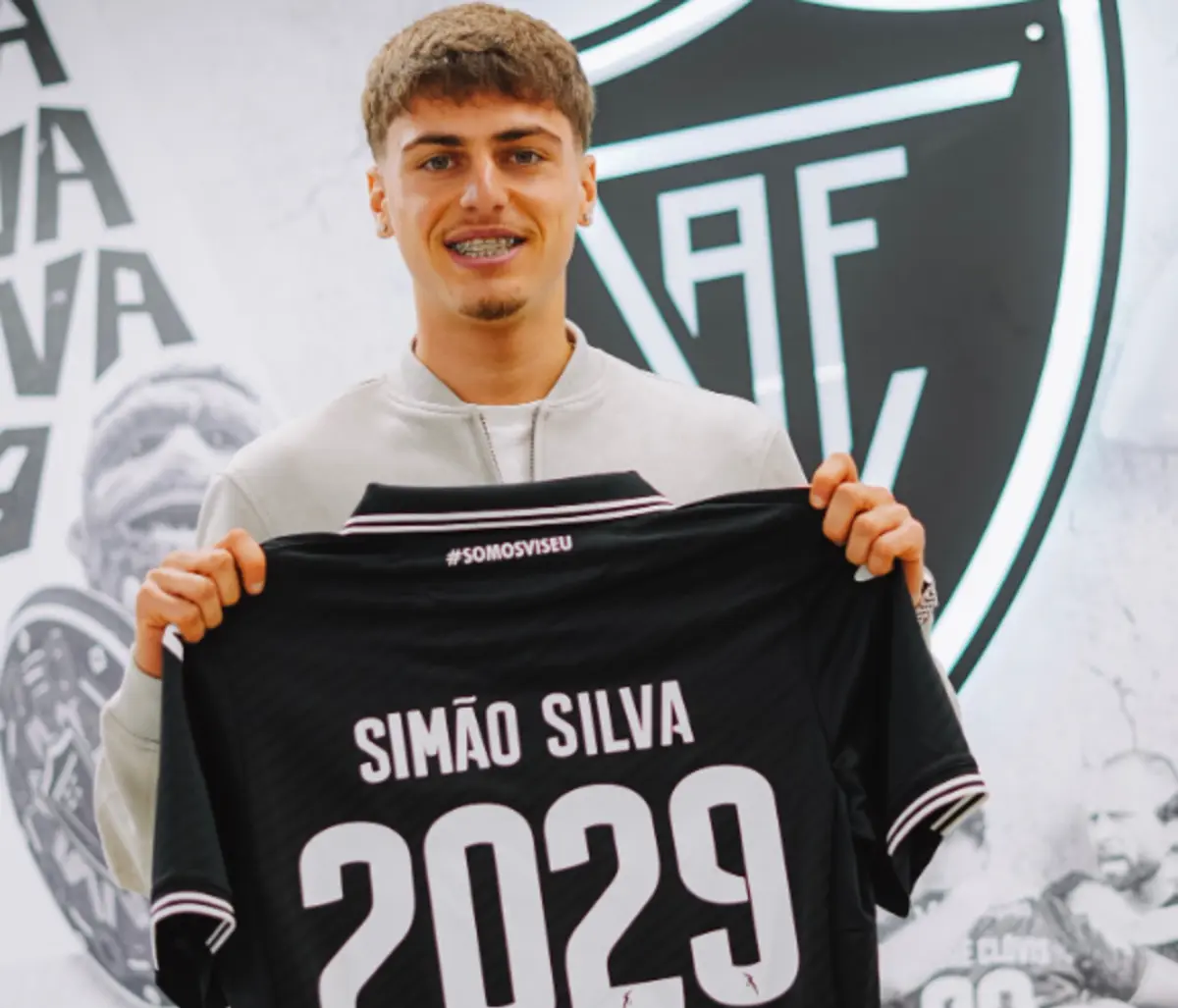 Imagem de contexto do artigo Académico de Viseu segura Simão Silva até 2029