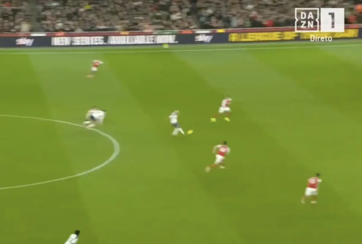 Imagem de contexto do artigo Do "meio da rua": o golaço de Richarlison frente ao Arsenal