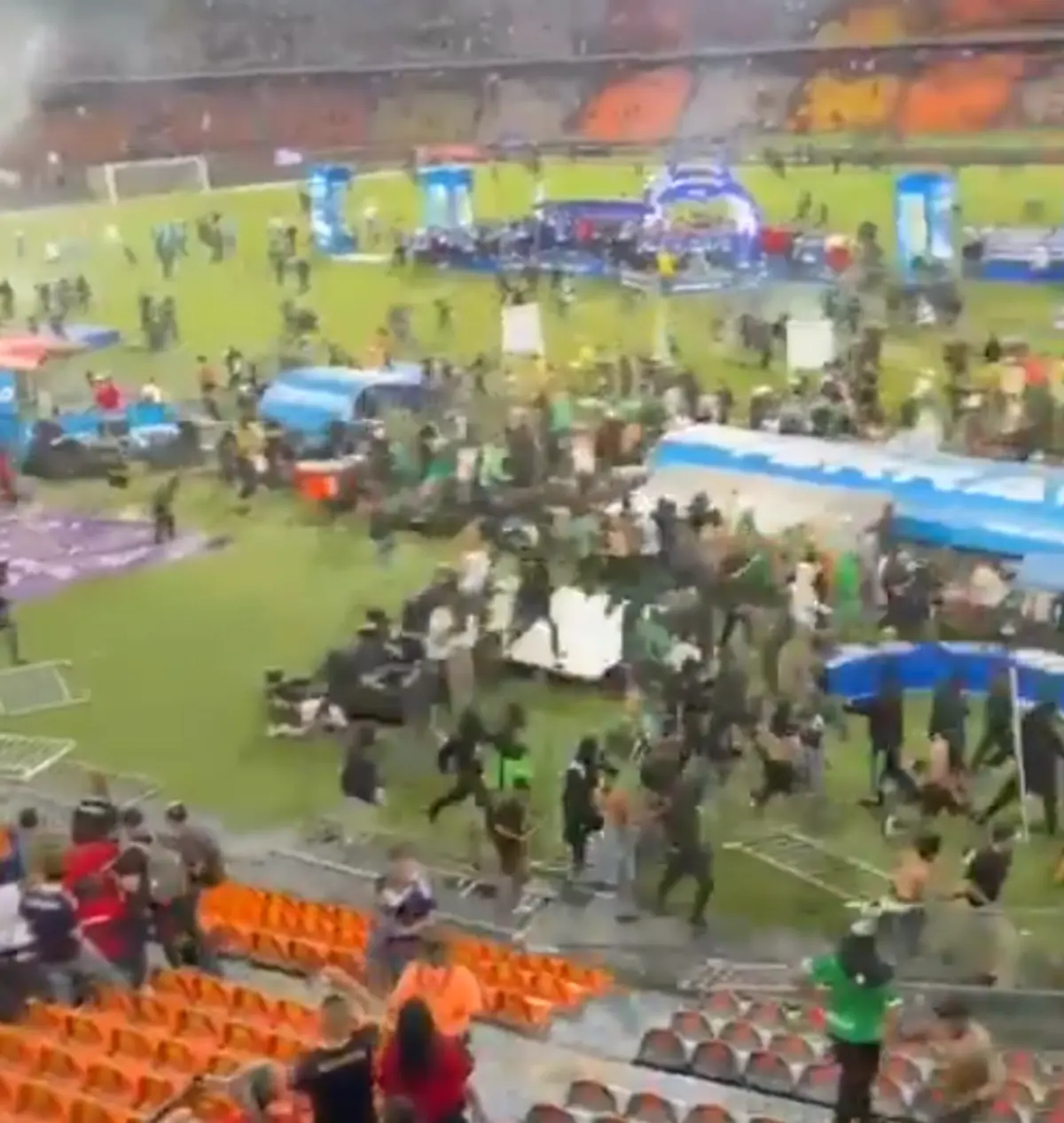 Imagem de contexto do artigo Pancadaria no estádio impediu entrega do troféu na final da Taça da Colômbia
