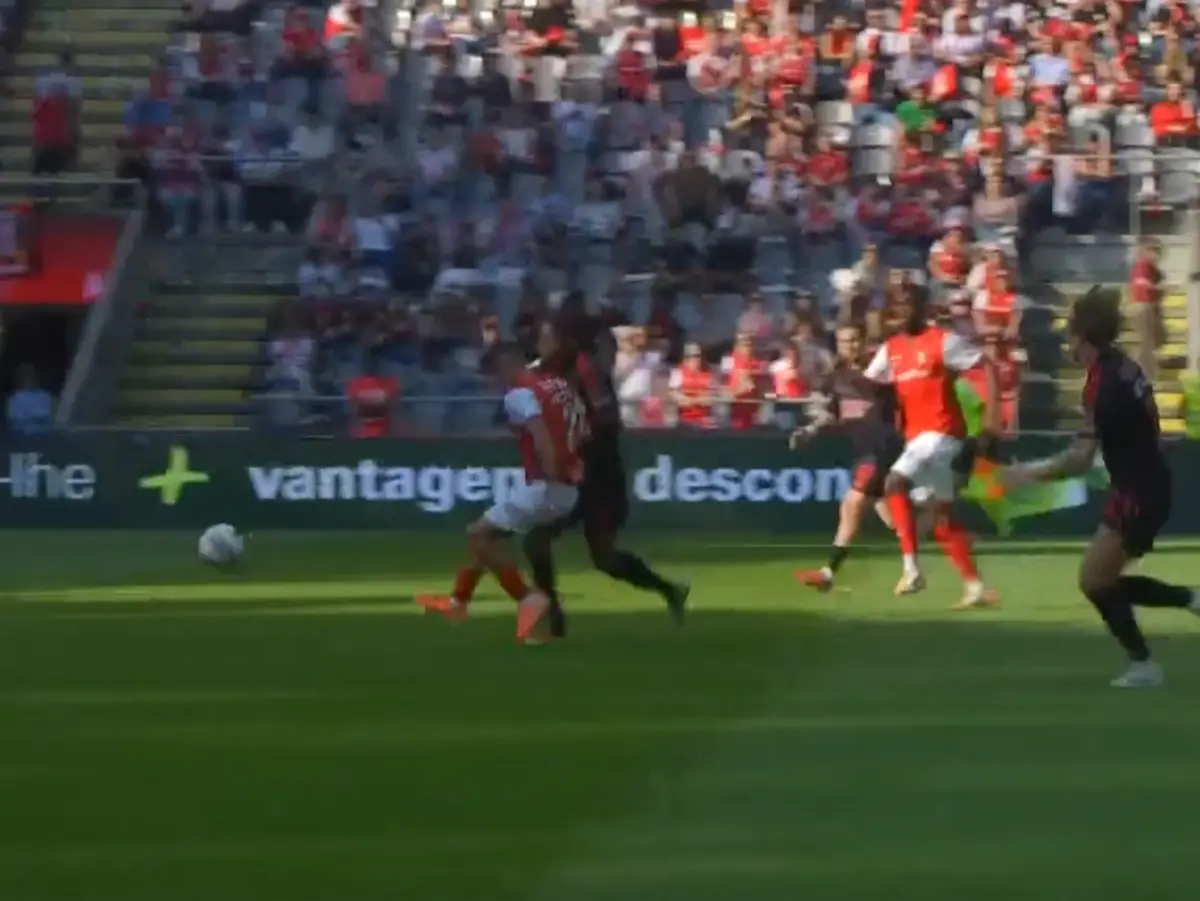 Imagem de contexto do artigo Tribunal O JOGO | Há falta para penálti sobre Leandro Barreiro no Braga-Benfica?