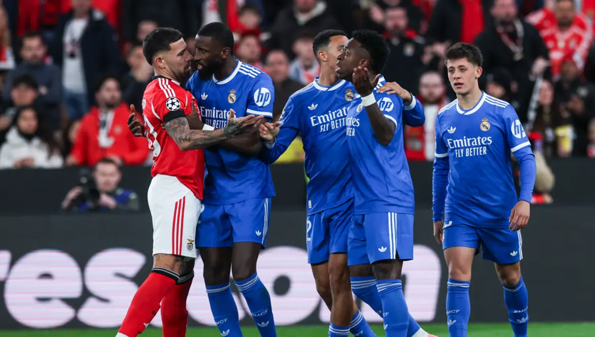 Otamendi e Vinícius Júnior num momento mais quente