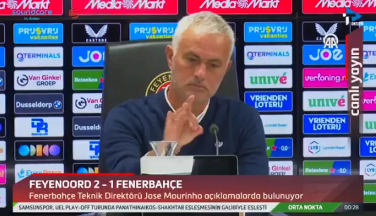 Imagem de contexto do artigo Mourinho e a mosca depois da derrota do Fenerbahçe frente ao Feyenoord