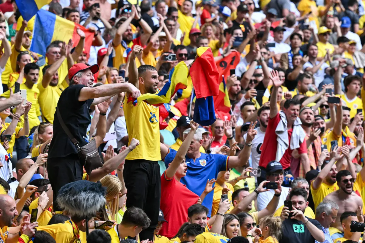 Adeptos da Roménia (Miguel MEDINAAFP)