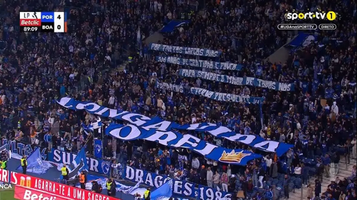 Imagem de contexto do artigo Super Dragões dão os parabéns a Pinto da Costa: "O maior de todos nós"