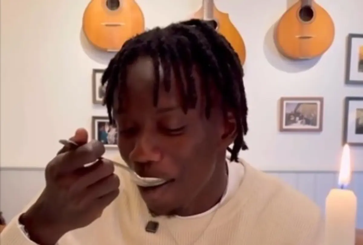 Imagem de contexto do artigo Faye prova primeira sopa portuguesa: "Daria um oito, fácil"