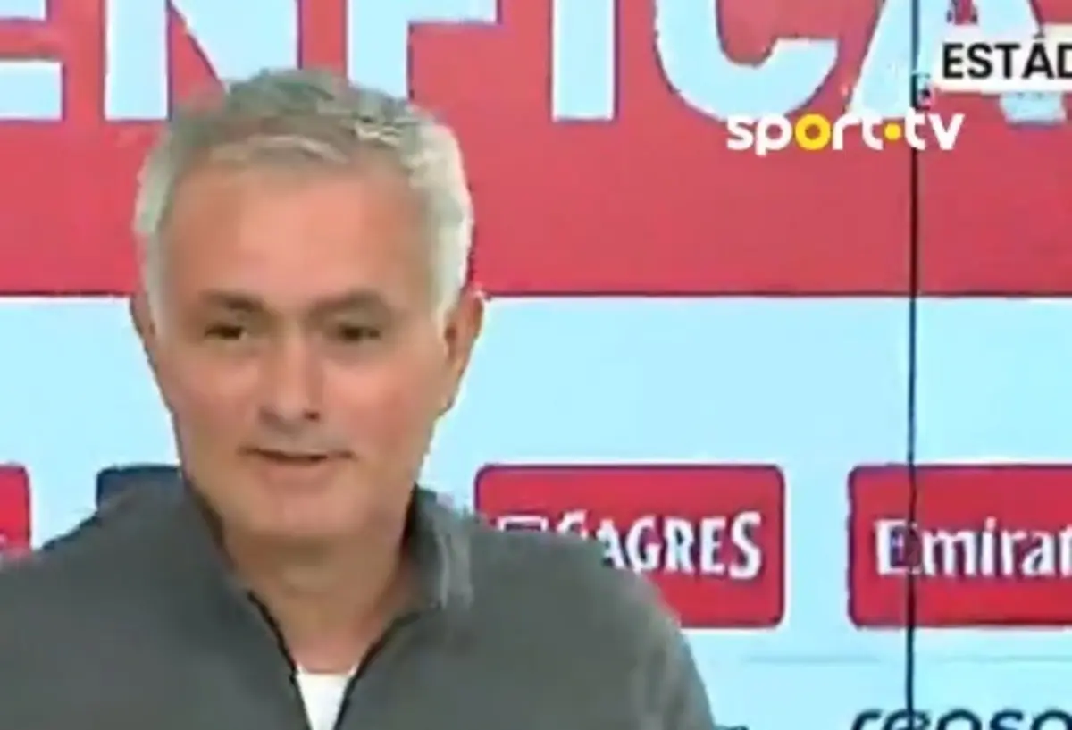 Imagem de contexto do artigo "Pânico na Luz": alarme soou em conferência de imprensa e Mourinho reagiu assim
