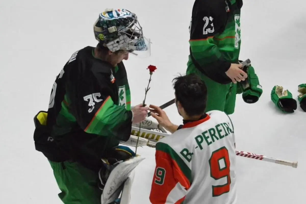 Imagem de contexto do artigo 50 anos do 25 de Abril chegaram a Bratislava pela Seleção de hóquei no gelo