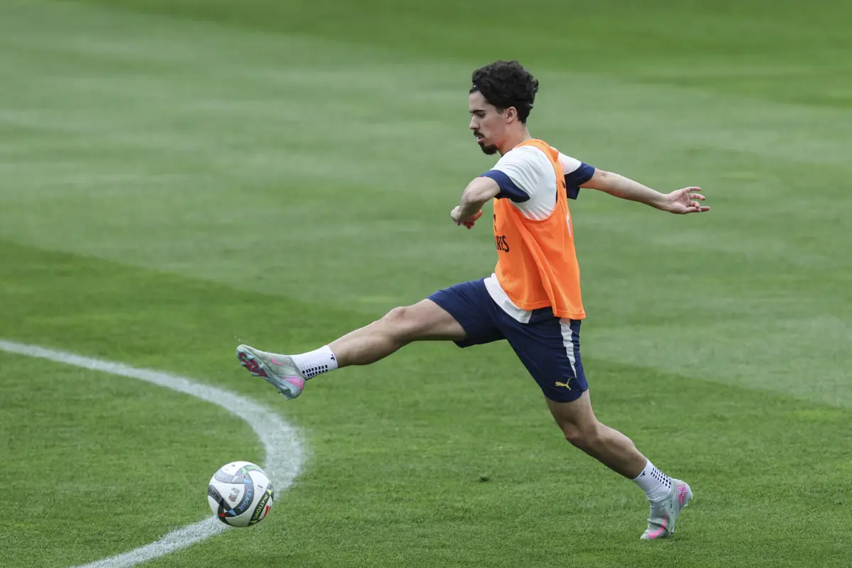 Imagem de contexto do artigo "Melhor jogador português da atualidade? O Vitinha tem estado muito bem..."