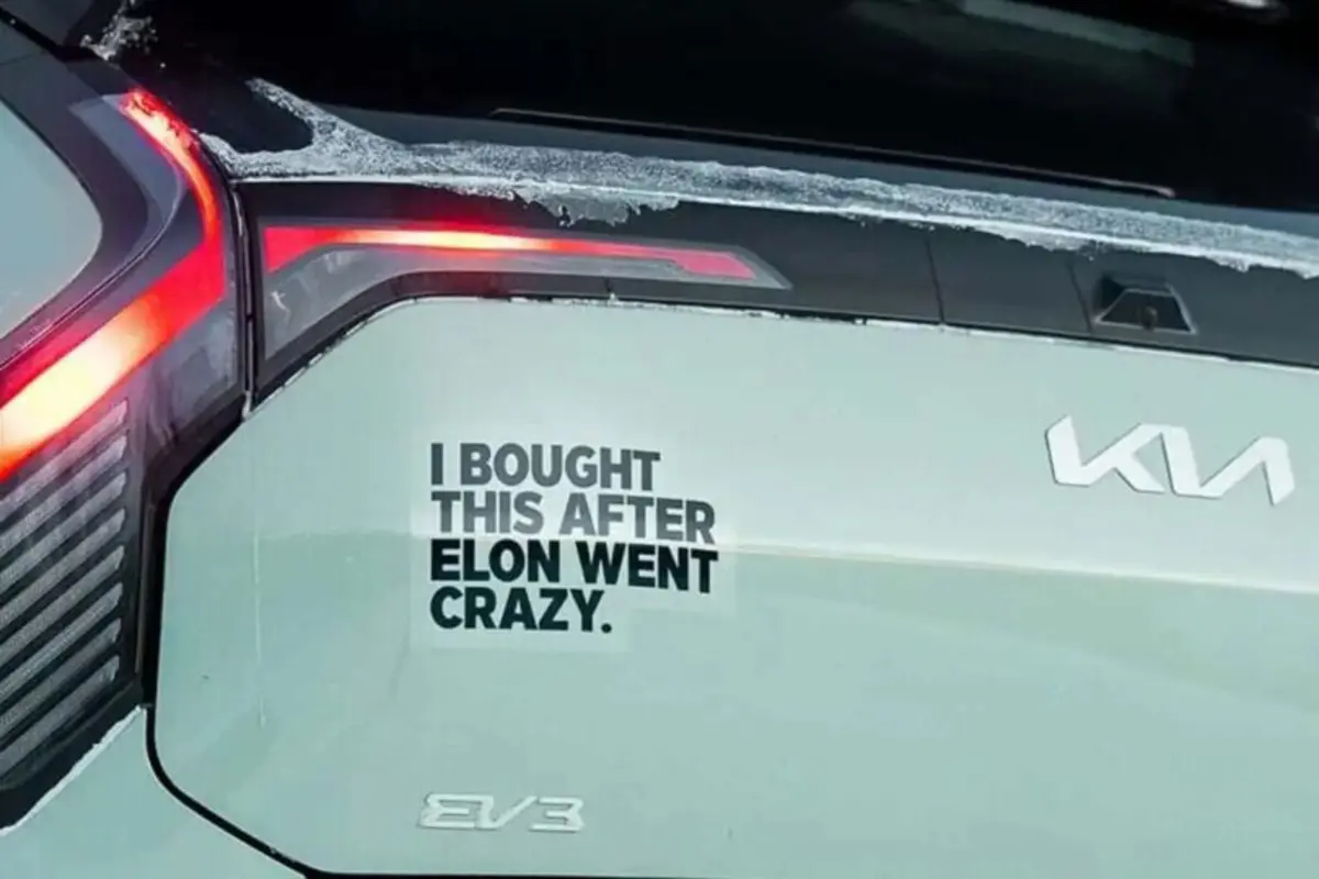 Imagem de contexto do artigo Kia aproveita protestos contra Musk para promover carro: "Comprei isto depois de o Elon enlouquecer"