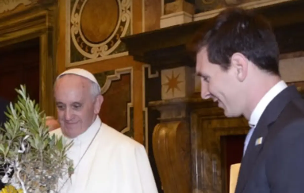 Imagem de contexto do artigo A mensagem e a imagem de Messi no adeus ao Papa Francisco