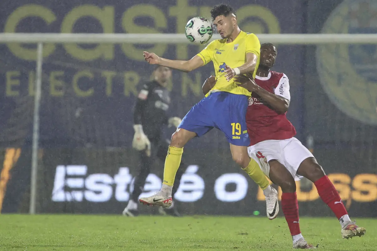 Mujica em ação pelo Arouca (Créditos: Tony Dias/Global Imagens)