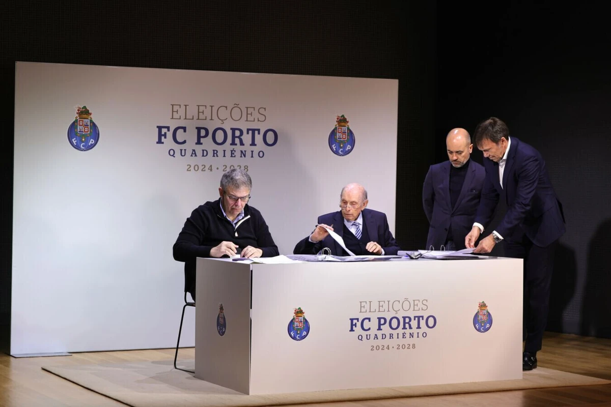 Imagem de contexto do artigo Lourenço Pinto deixa mensagem aos sócios: "Família portista comparecerá de forma exemplar e serena"