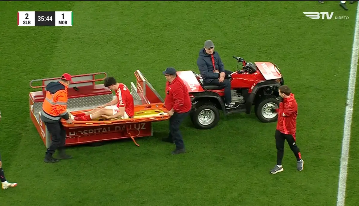 Imagem de contexto do artigo Azar a dobrar para o Benfica: Bah e Manu saem de maca em escassos minutos