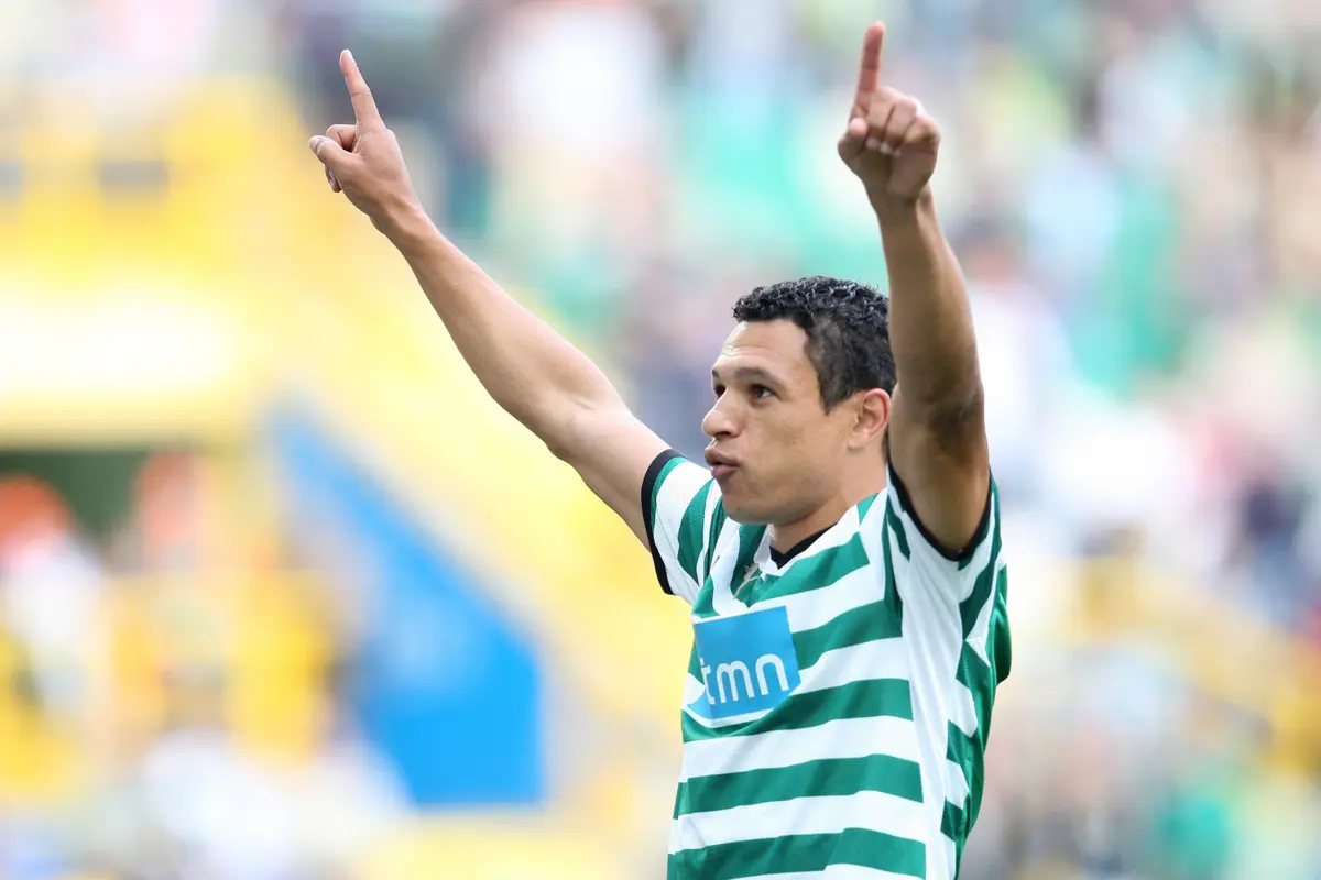 Derlei com a camisola do Sporting