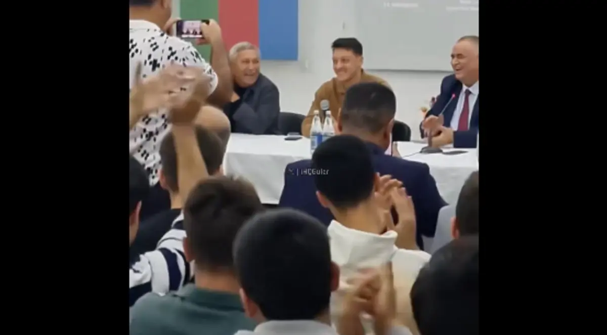 Imagem de contexto do artigo Cristiano Ronaldo ou Messi? Resposta de Ozil mereceu aplausos