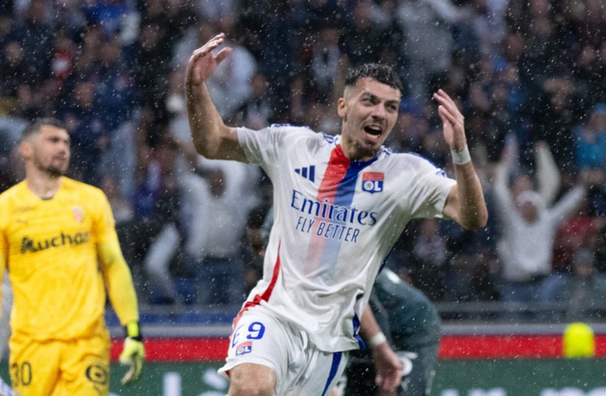 Mikautadze (créditos: Lyon)