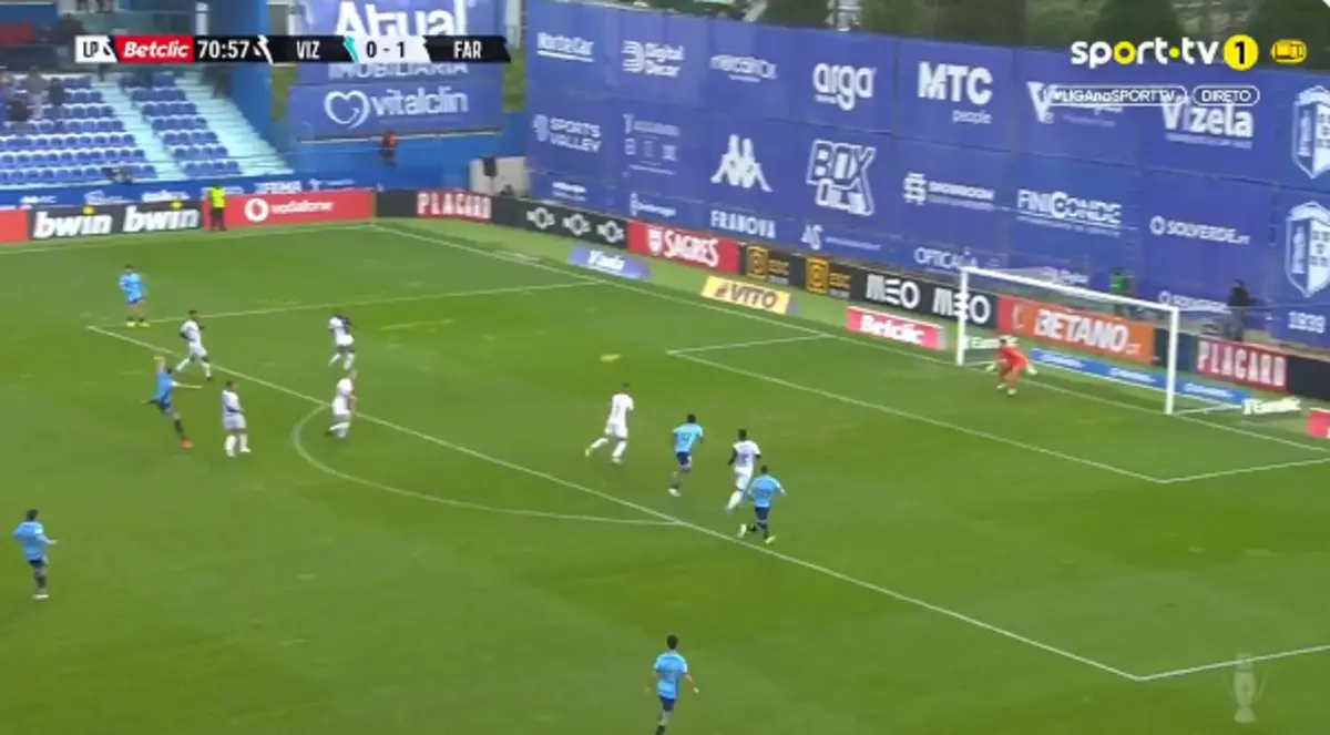 Imagem de contexto do artigo O golaço de Petrov que deu início à cambalhota do Vizela frente ao Farense