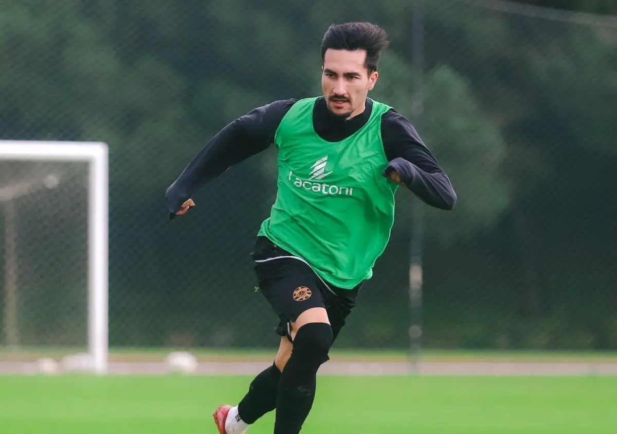 Imagem de contexto do artigo Dois extremos deixam o plantel do Varzim