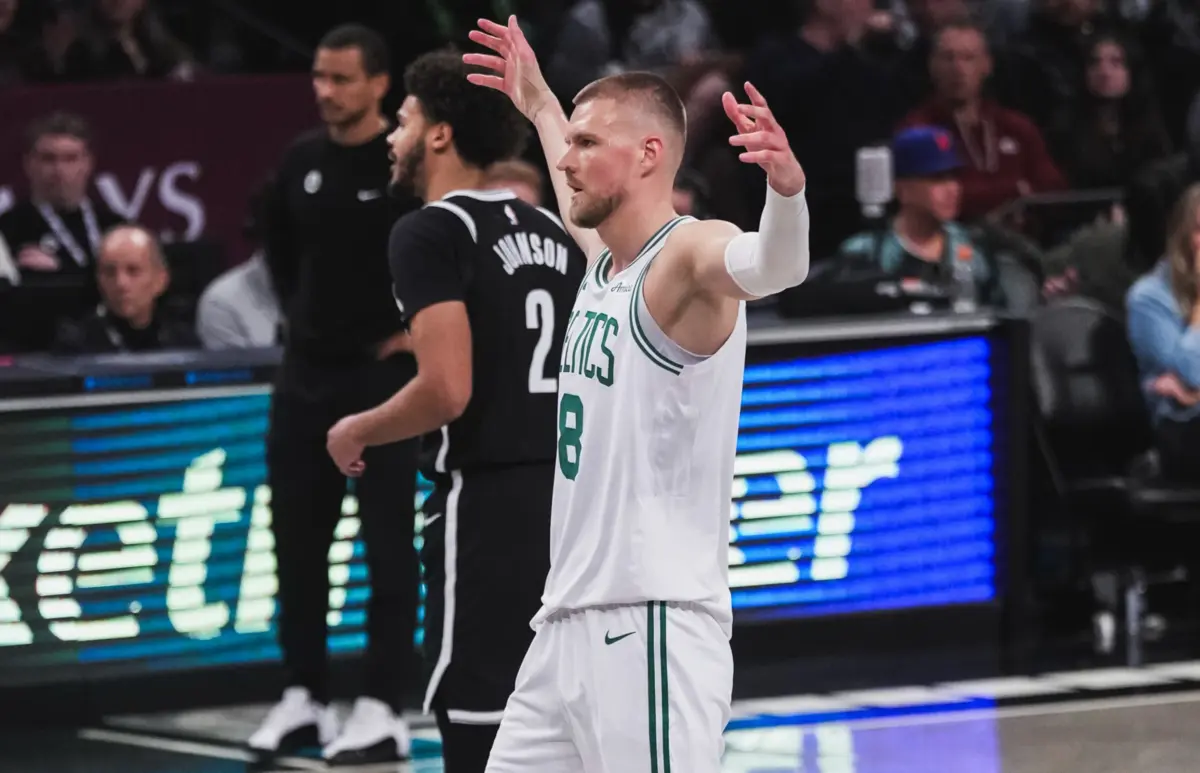 Kristaps Porzingis exibiu-se a bom nível (Creditos: Boston Celtics)