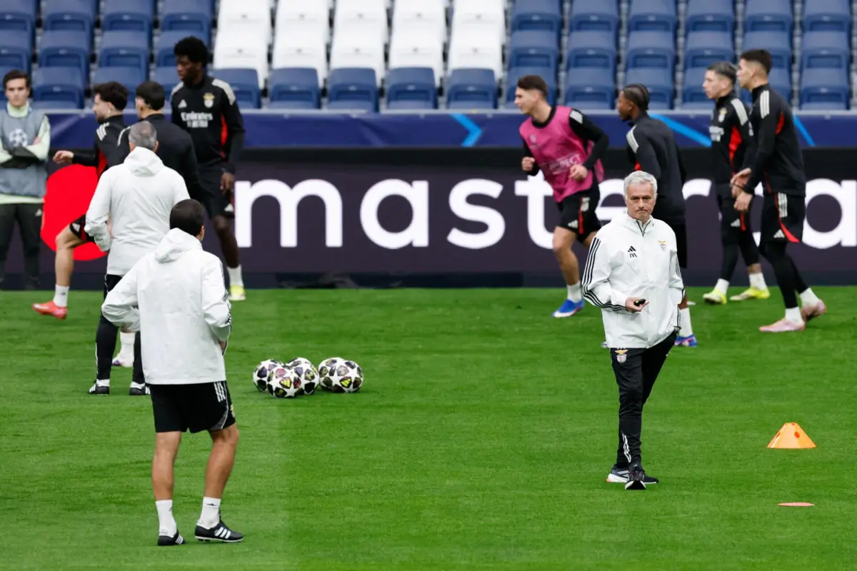 Imagem de contexto do artigo Conhecidos os onzes iniciais de Benfica e Real Madrid