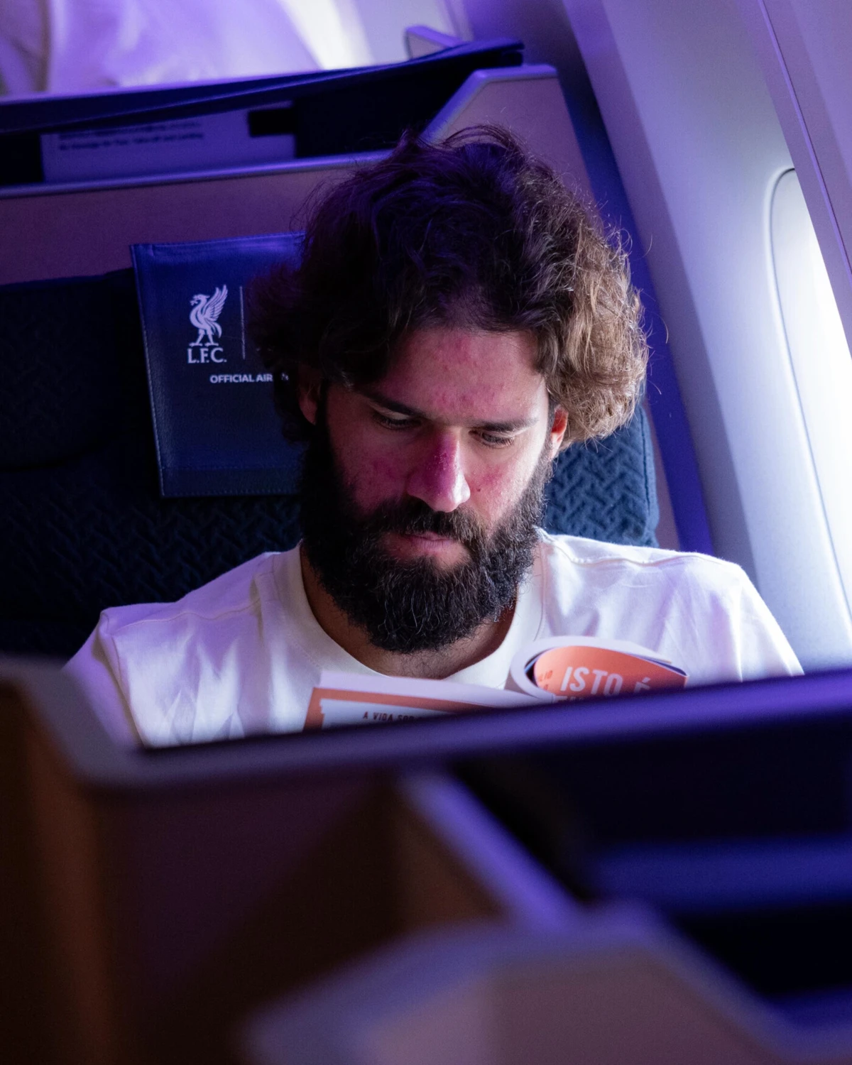 Imagem de contexto do artigo Alisson deixou a pré-temporada do Liverpool por "questões pessoais"