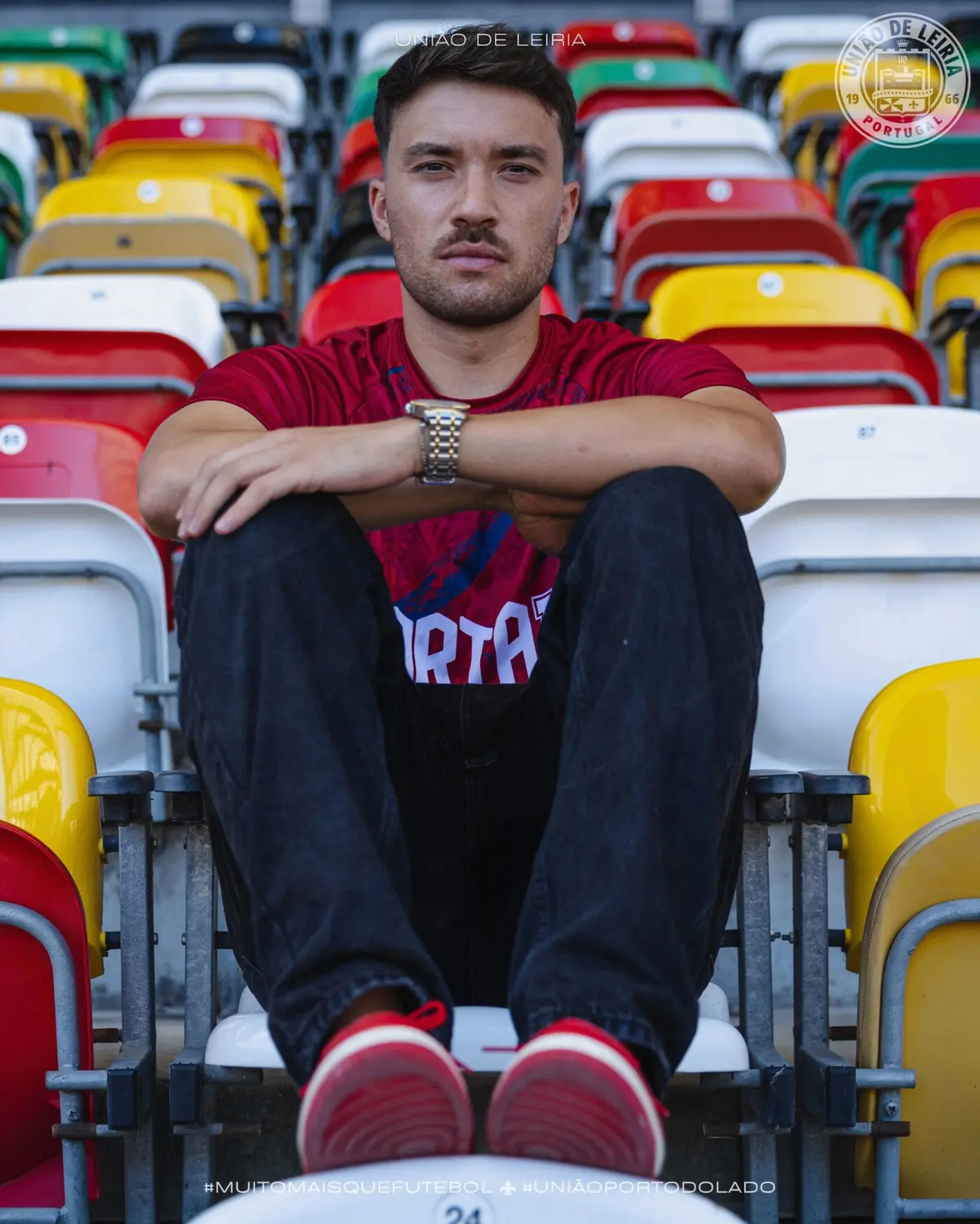 Imagem de contexto do artigo Defesa-esquerdo João Silva reforça União de Leiria