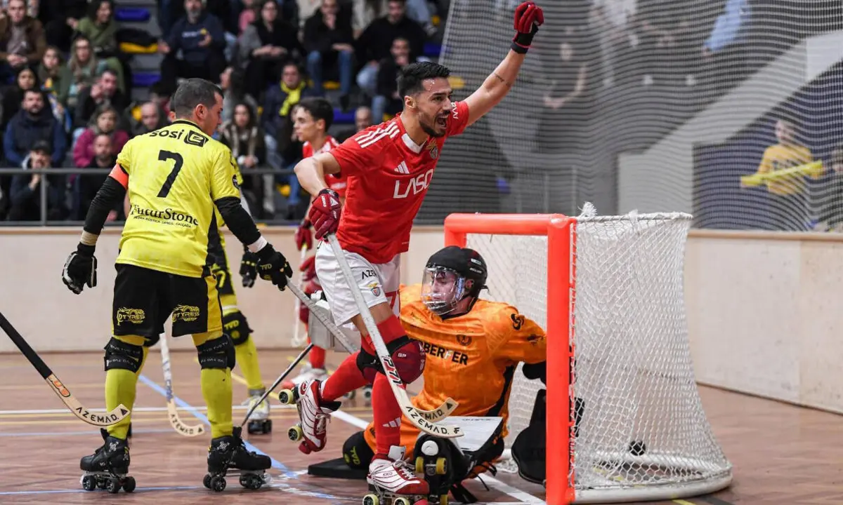 Benfica eliminou o Alcobacense
