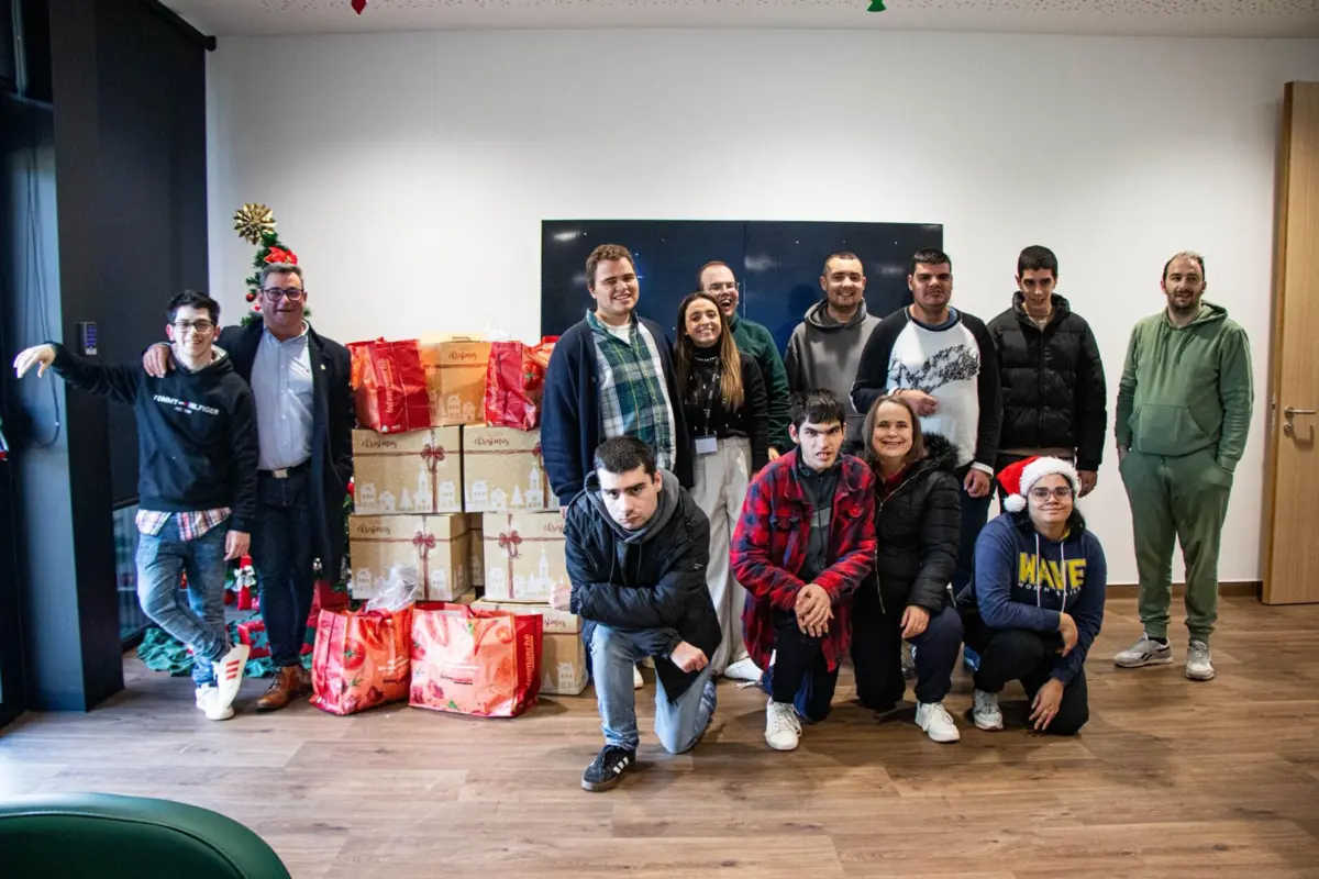 Pai de Pedro Malheiro distribui cabazes de Natal