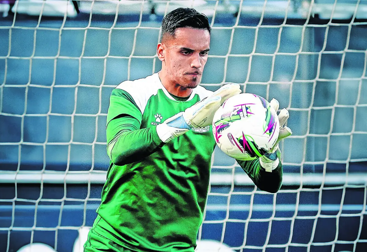 João Gonçalves agarrou a titularidade na baliza axadrezada (Créditos: D.R.)