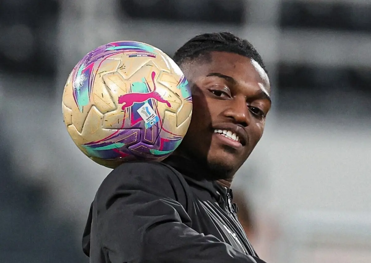 Rafael Leão treina na véspera da Supertaça (créditos: Milan)