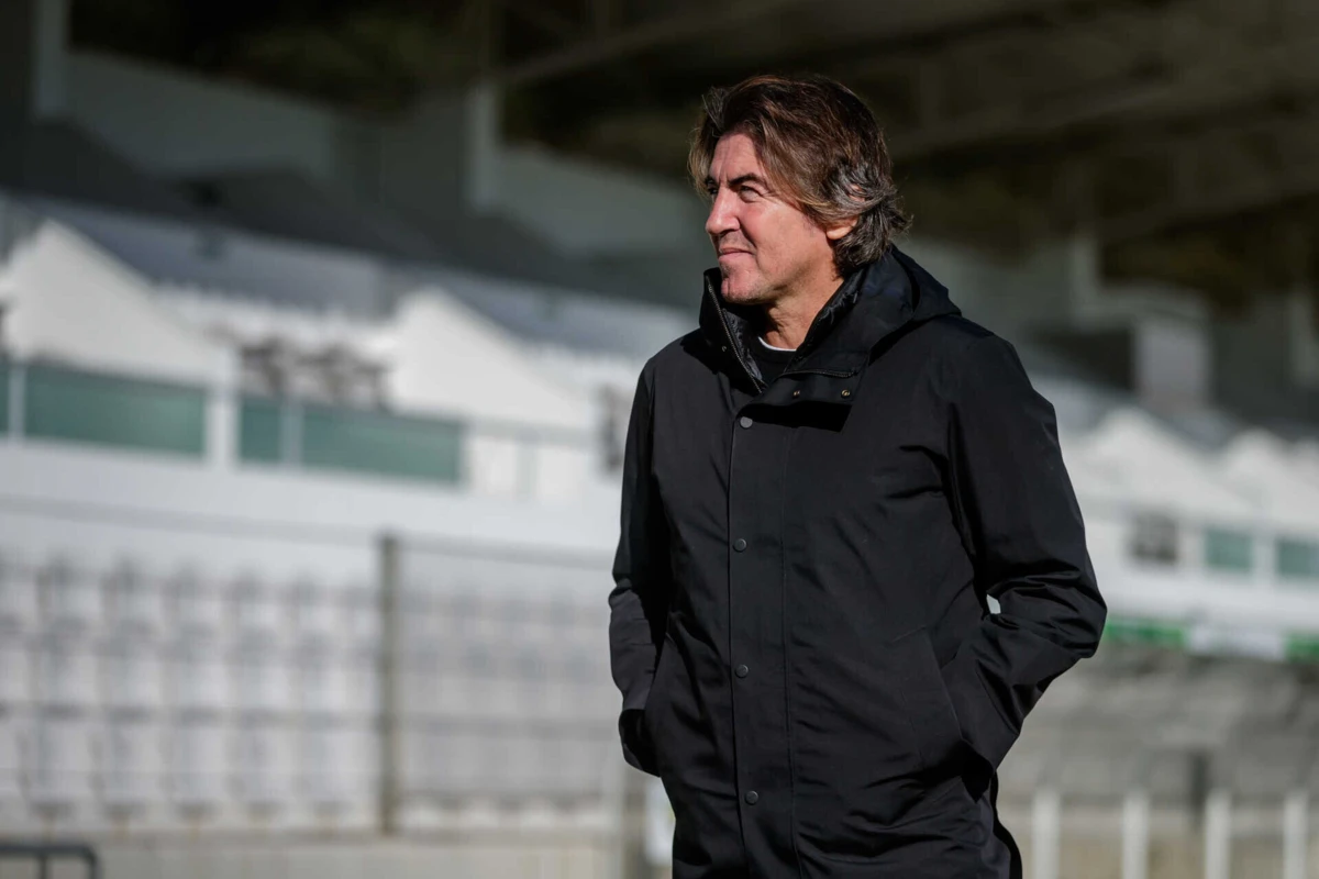 Imagem de contexto do artigo Sá Pinto ganha processo e APOEL fica proibido de inscrever jogadores