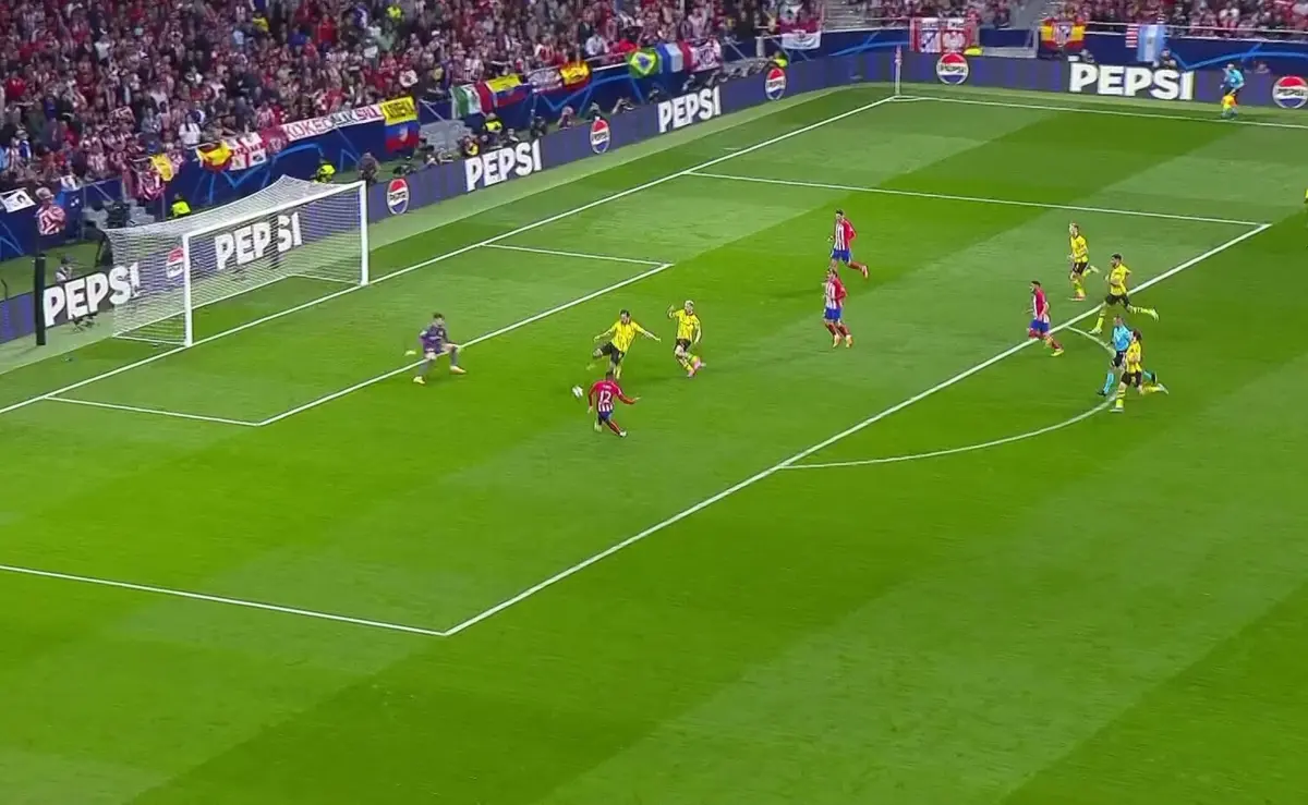 Imagem de contexto do artigo Atlético-Dortmund: Samuel Lino aproveita novo erro defensivo dos alemães. Veja o golo