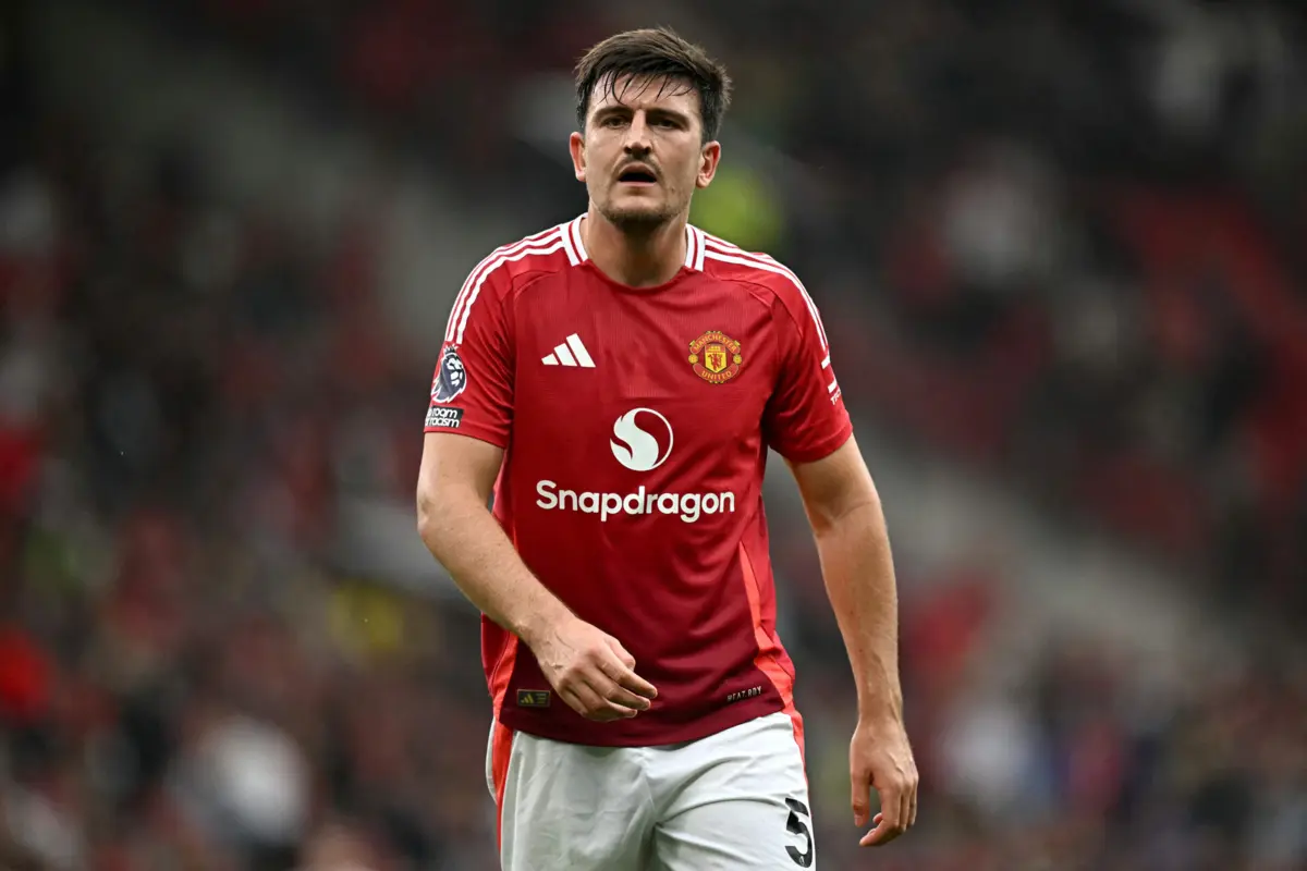 Harry Maguire com pouco espaço no United (Créditos: AFP)