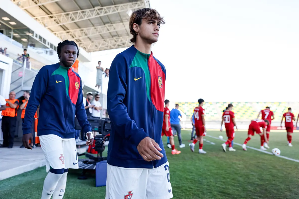 Geovany Quenda e Rodrigo Mora (créditos: FPF)