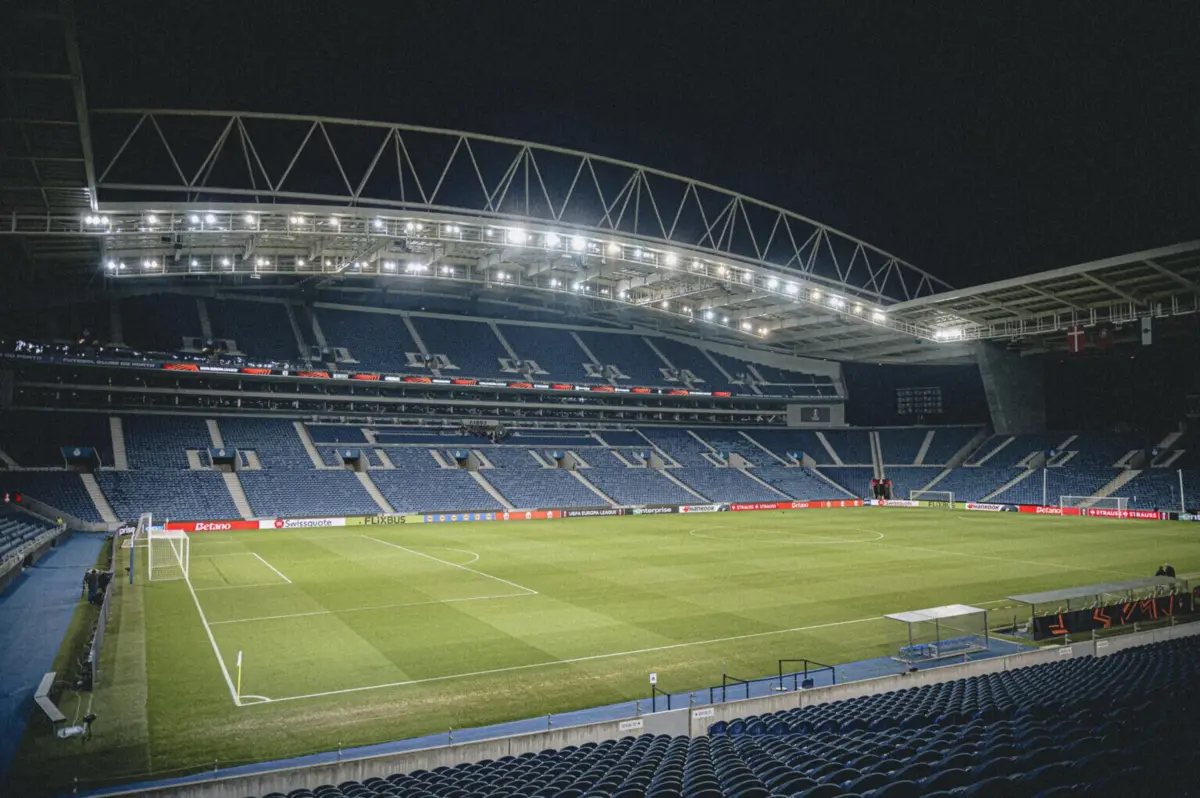 Imagem de contexto do artigo Pepê titular após polémica: os onzes iniciais para o FC Porto-Olympiacos