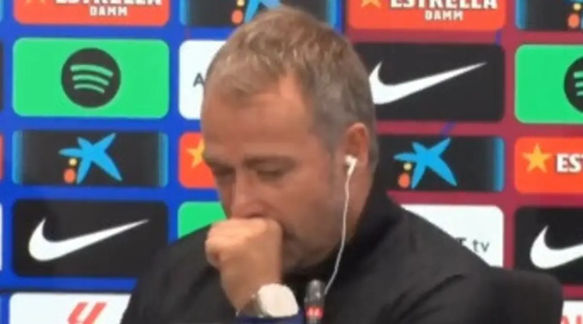 Imagem de contexto do artigo Hansi Flick teve ataque de tosse e parou a conferência de imprensa: veja o vídeo