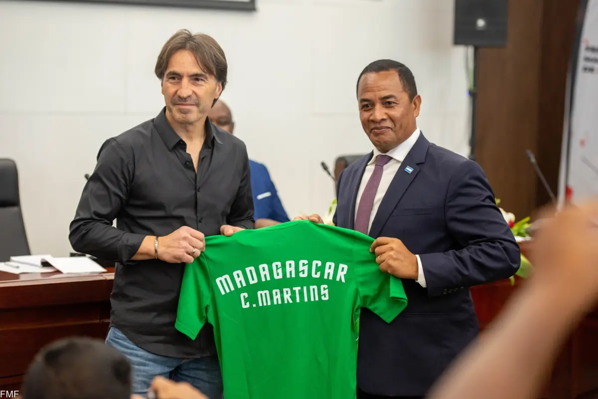 Corentin Martins, à esquerda