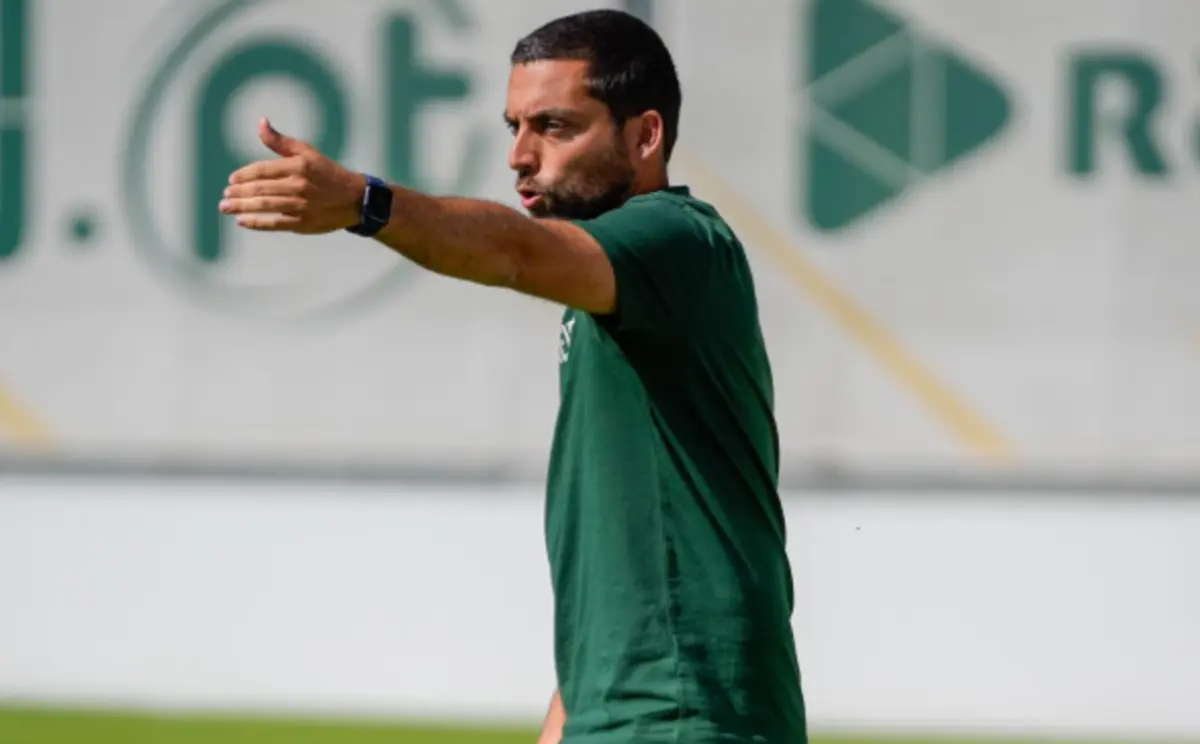 Imagem de contexto do artigo "Tudo que não seja três grandes, Braga e Vitória, o objetivo tem de ser a permanência"