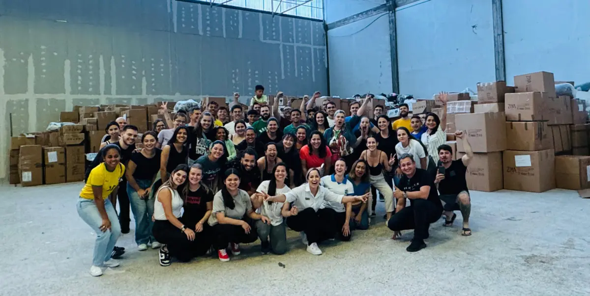 Imagem de contexto do artigo Alex Telles ajuda Rio Grande do Sul: toneladas de bens recolhidos no Porto