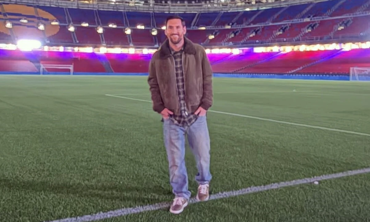 Messi visita Camp Nou renovado