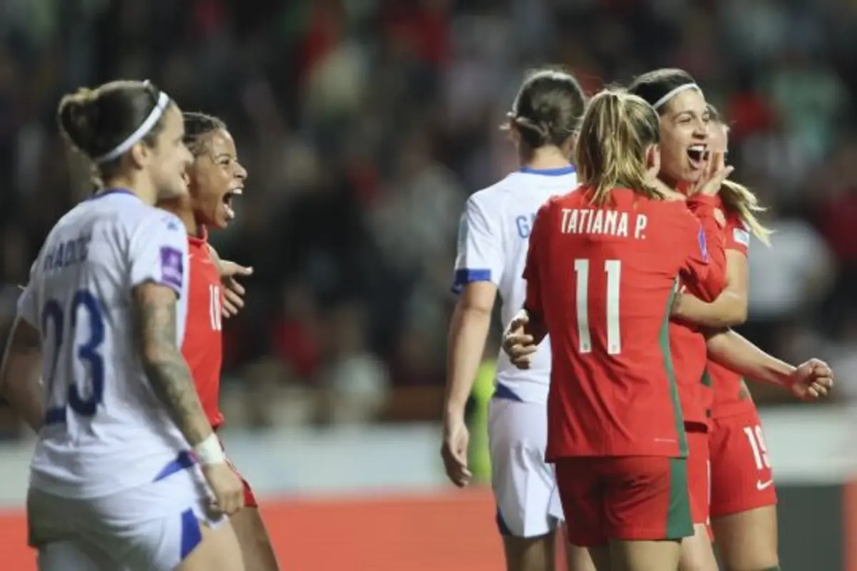 Carole Costa festeja