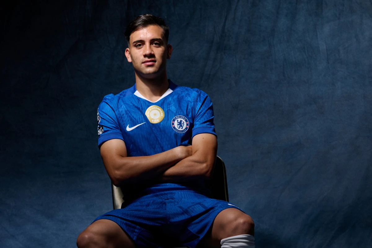 Imagem de contexto do artigo Buonanotte junta-se a Neto e Essugo no Chelsea por empréstimo do Brighton