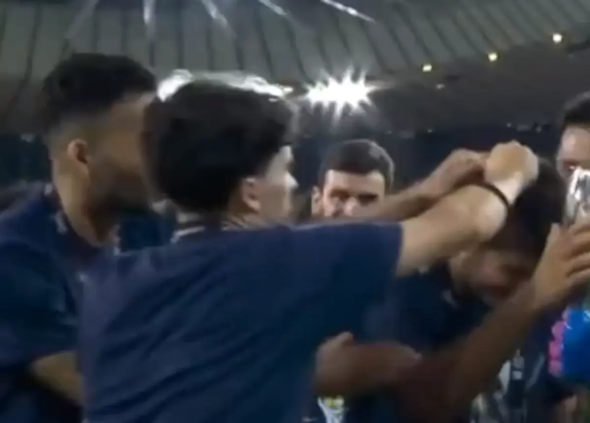 Imagem de contexto do artigo Vitinha e Gonçalo Ramos puxam o cabelo de João Neves em alusão a Cucurella: veja o vídeo