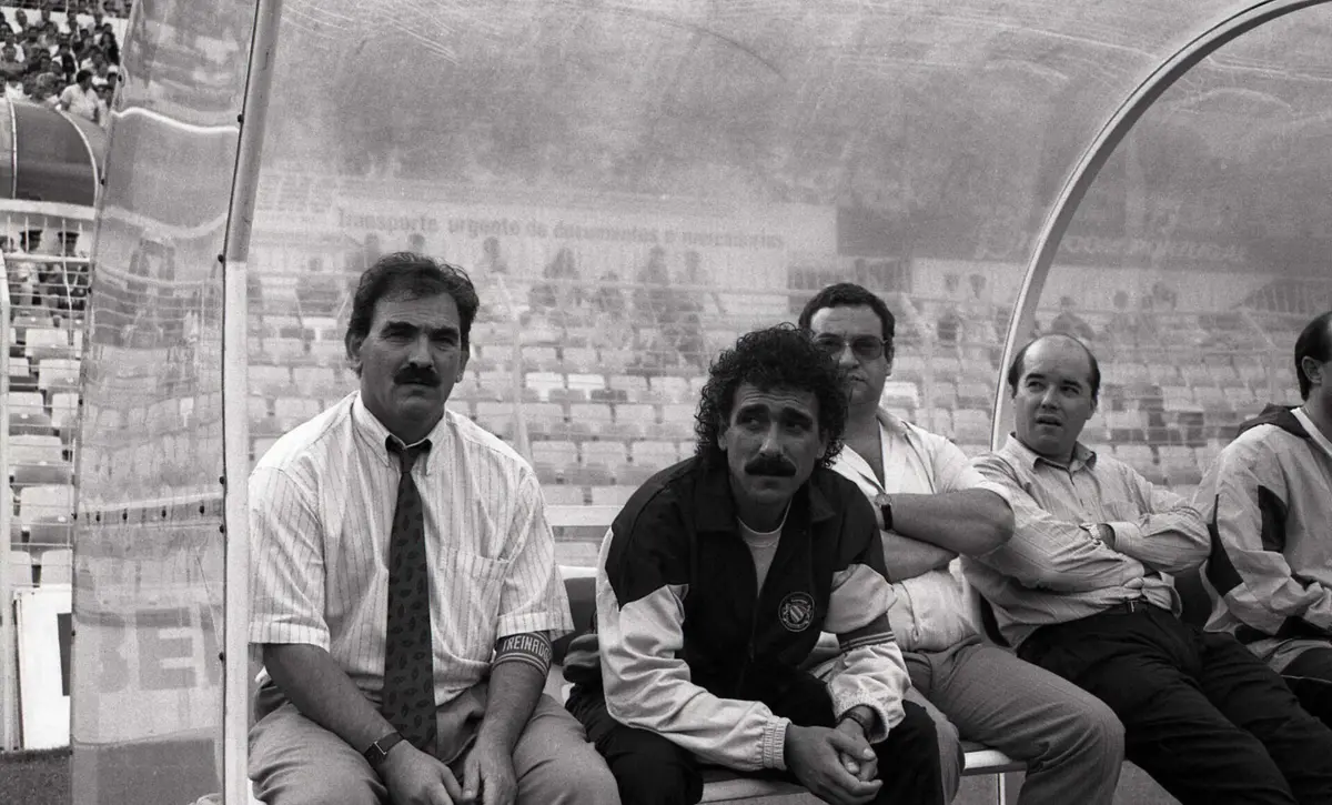 À esquerda, João Alves, treinador do Boavista; ao seu lado, Minervino Pietra, treinador-adjunto