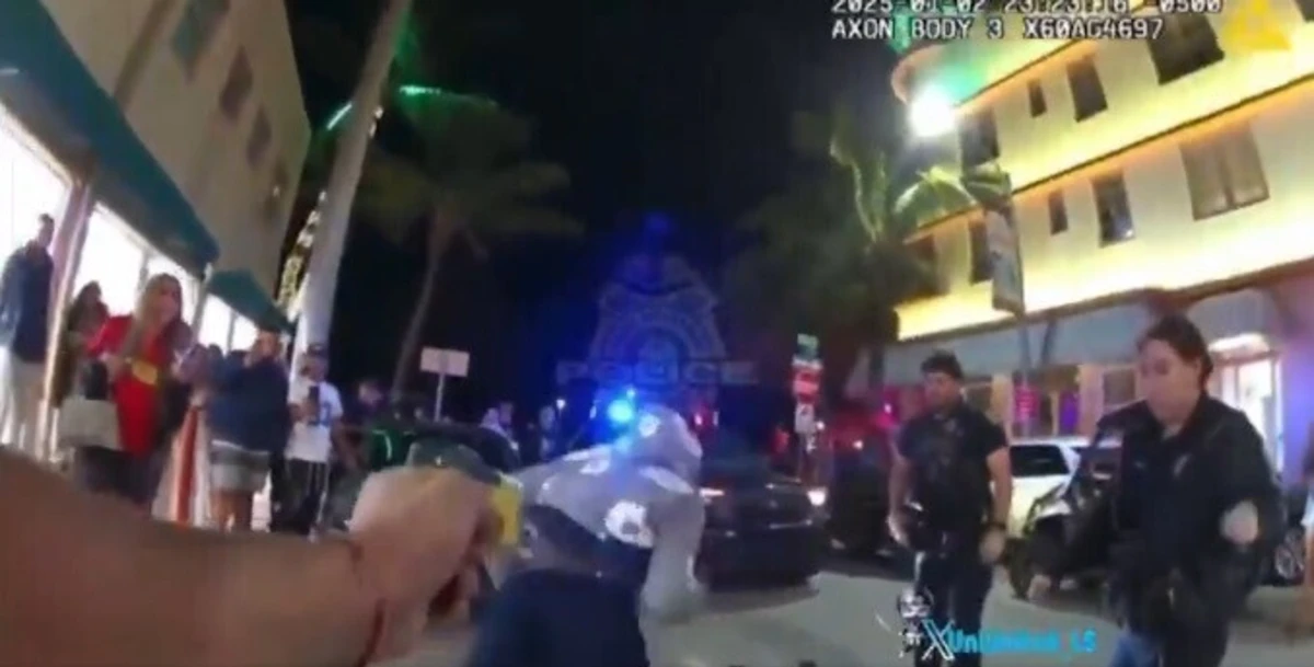 Momento em que agente da polícia dispara taser contra Kerley (créditos: X/Reprodução)