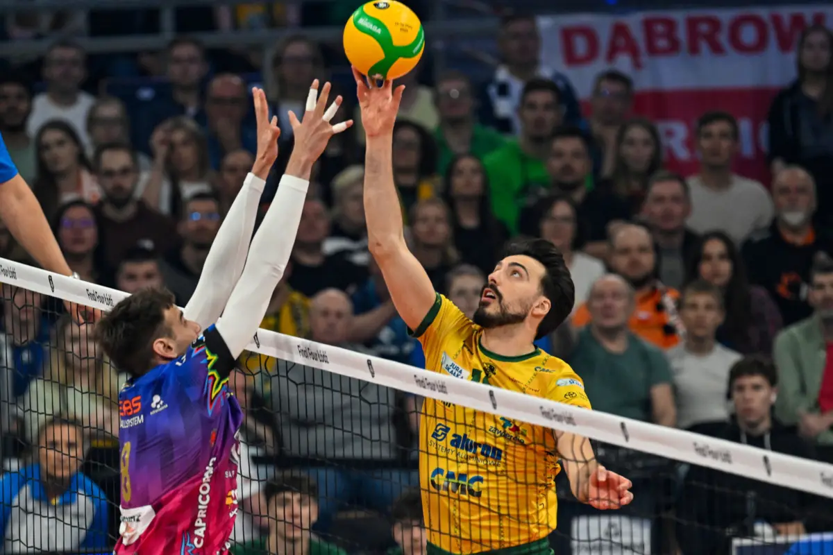 Miguel Tavares na final da Liga dos Campeões de voleibol (créditos: EPA)