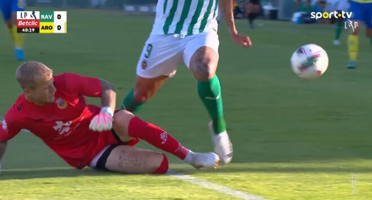 Lance que ditou penálti para o Rio Ave (créditos: Vsports)