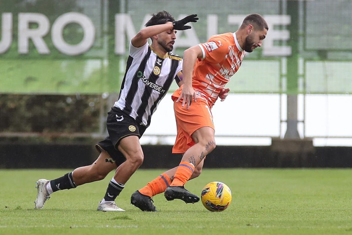Aranda marcou na derrota (2-1) em casa do Nacional (Créditos: Lusa)